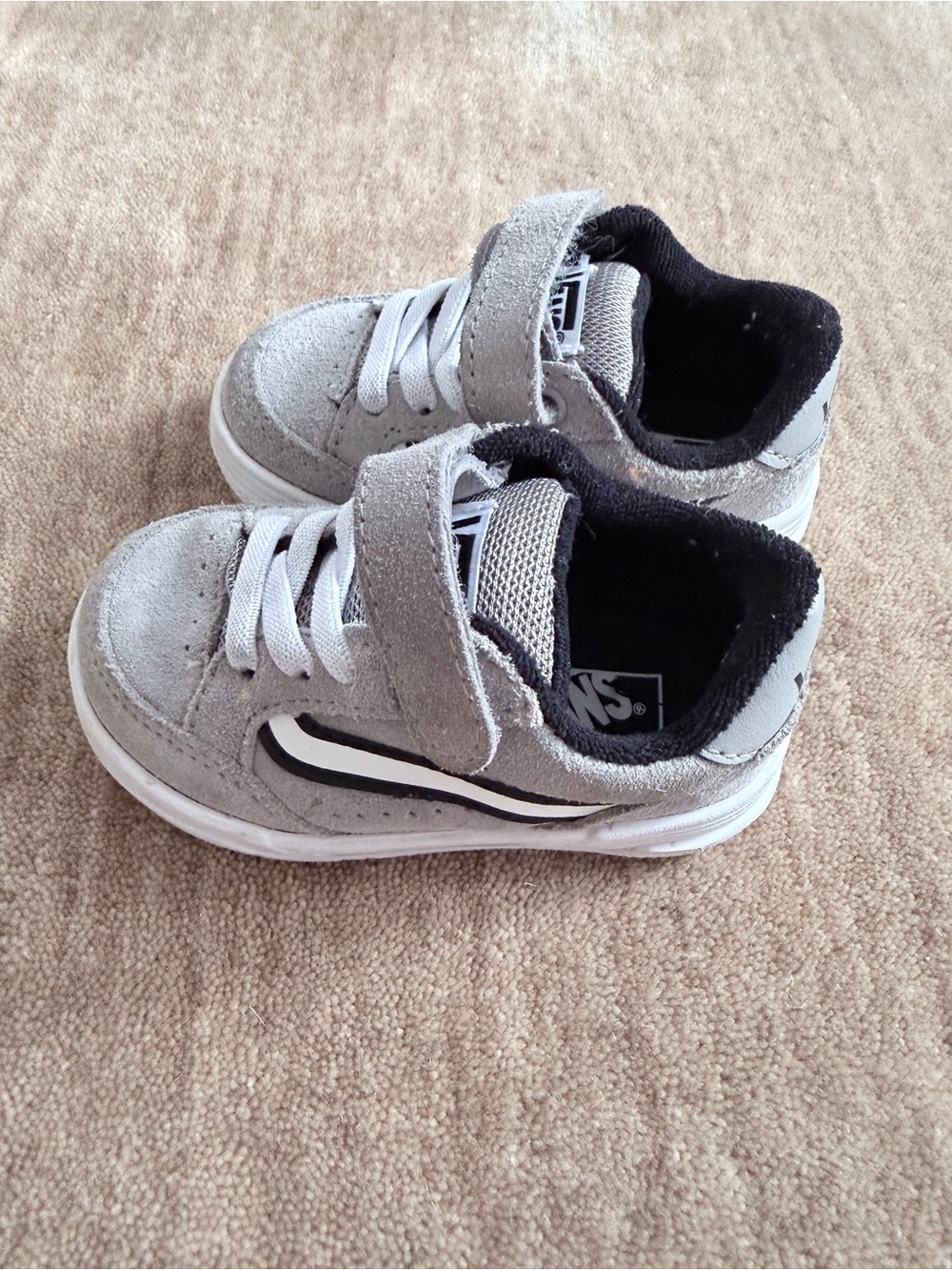 Vans Toddler size 4.5 Gray Low-Top Skate Sneakers